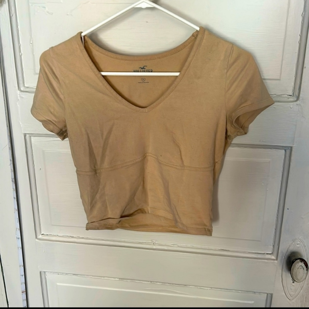 hollister cropped tee great condition medium